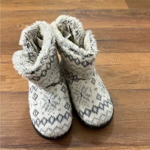 Gray Cozy Nordic Pattern Slippers
